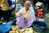 Frau mit Bananen (C) Anton Eder