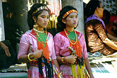 Toraja, festlich gekleidete Frauen (C) Anton Eder