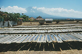 Bali, Salzgewinnung mit Agung Vulkan (C) Anton Eder