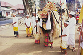 Barong in der Strasse (C) Anton Eder