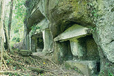 Candi Tebing Goa Garba (C) Anton Eder