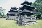 Tempel im Dorf Taro (C) Anton Eder