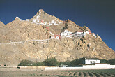 Shigatse - Neu-Tingri, Dzong in Neu Tingri (C) Anton Eder