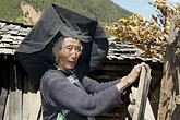 Frauen der Yi-Volksgruppe, Fahrt Richtung Zhongdian (C) Anton Eder